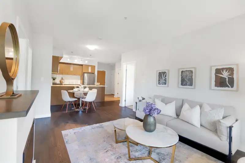 319 1330 MARINE DRIVE - photo 3 of 27