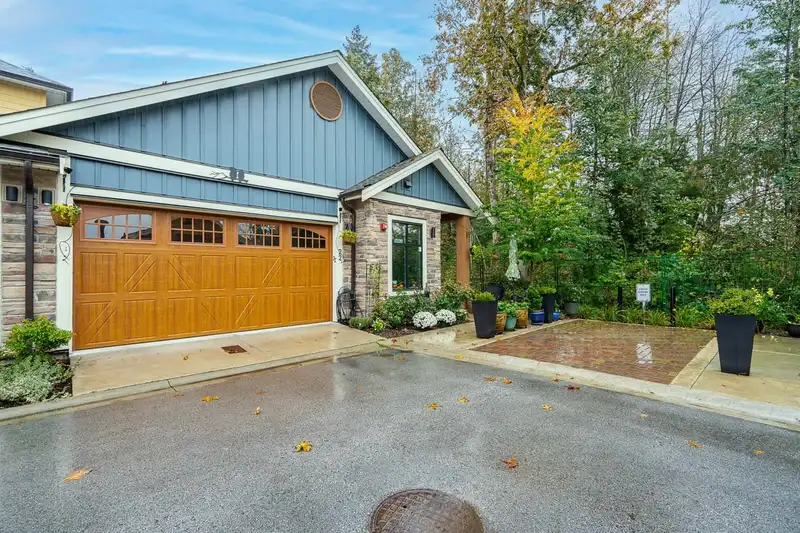 22 4750 228TH STREET - photo 2 of 39