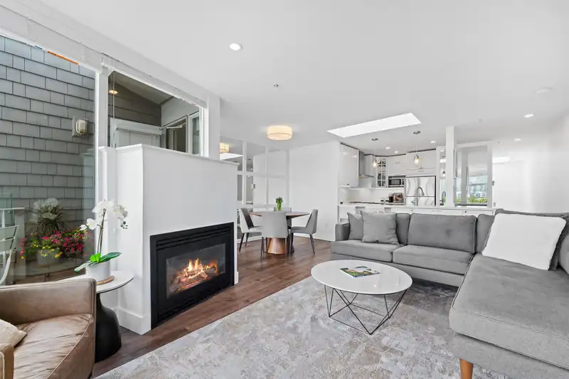 321 638 W 7TH AVENUE - photo 3 of 32