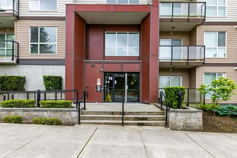 523 13768 108 AVENUE - photo 1 of 33
