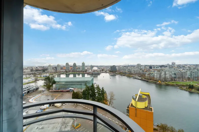 2303 33 SMITHE STREET - photo 2 of 25