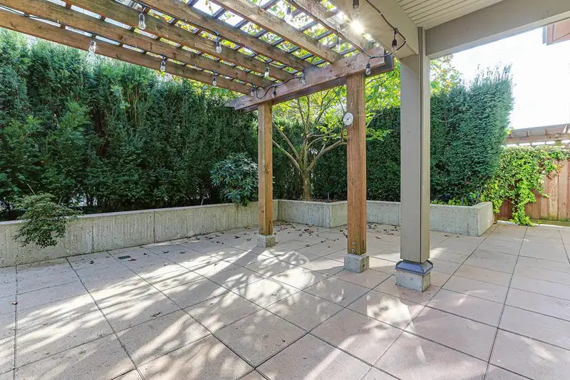 203 1677 LLOYD AVENUE - photo 4 of 35