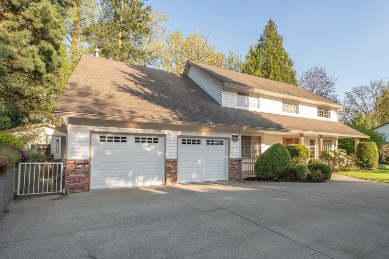 5070 242 DRIVE - photo 4 of 40