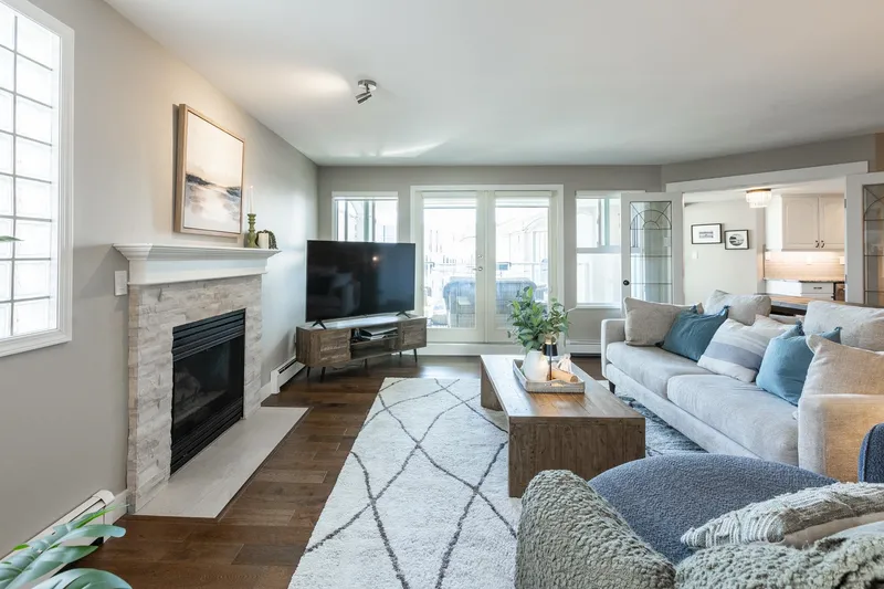 307 15367 BUENA VISTA AVENUE - photo 3 of 25