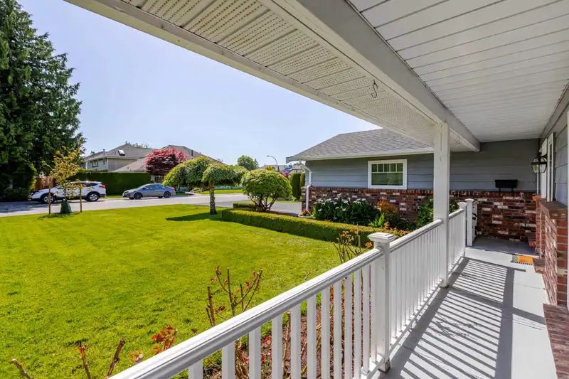 5081 BENTLEY DRIVE - photo 4 of 35