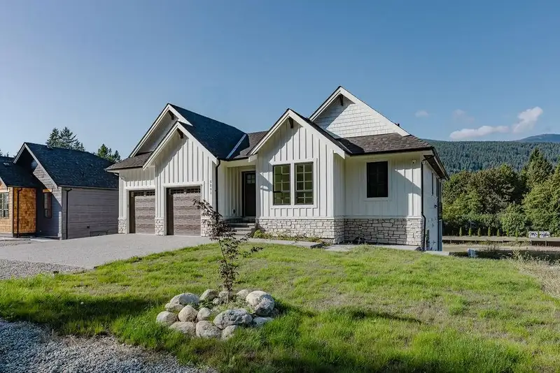 1203 CASTLE ROAD - photo 1 of 36