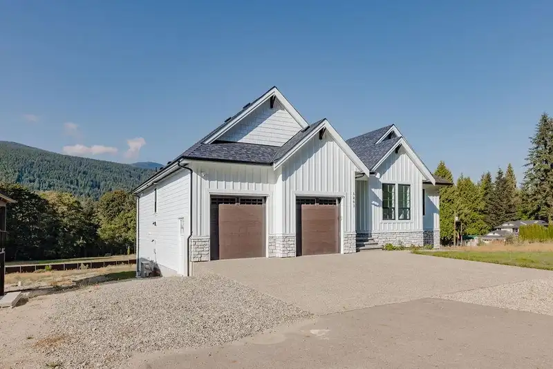 1203 CASTLE ROAD - photo 2 of 36