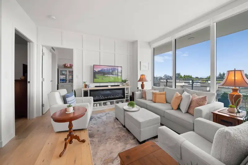 404 1439 GEORGE STREET - photo 1 of 39