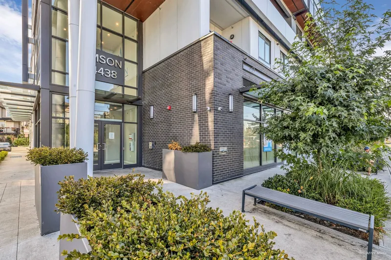 B208 14438 72 AVENUE - photo 2 of 21