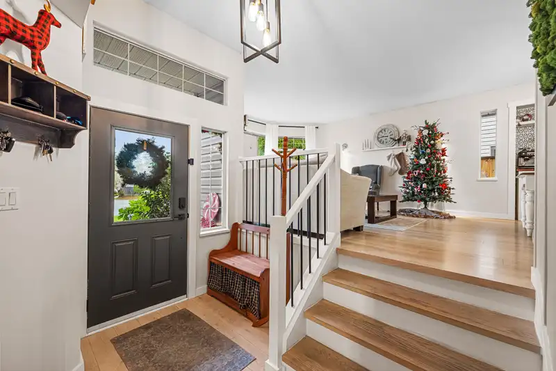 21092 92B AVENUE - photo 4 of 40