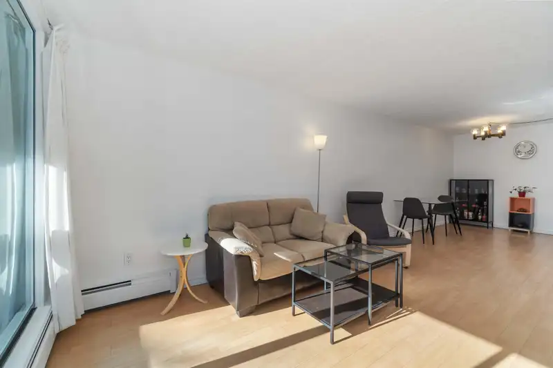 205 6595 WILLINGDON AVENUE - photo 4 of 20