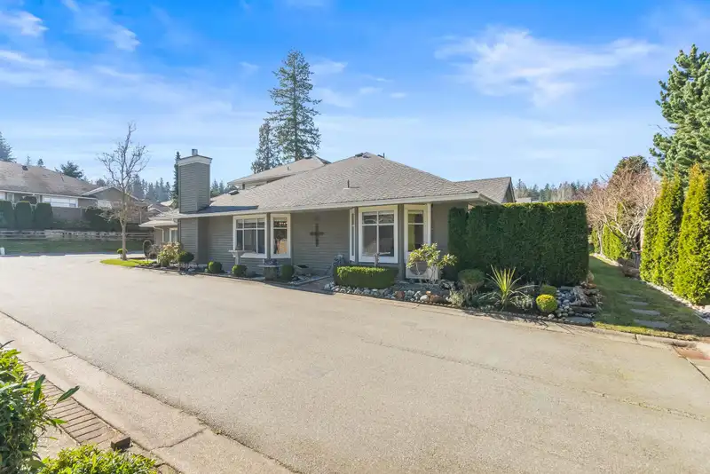 33 2672 151 STREET - photo 3 of 32