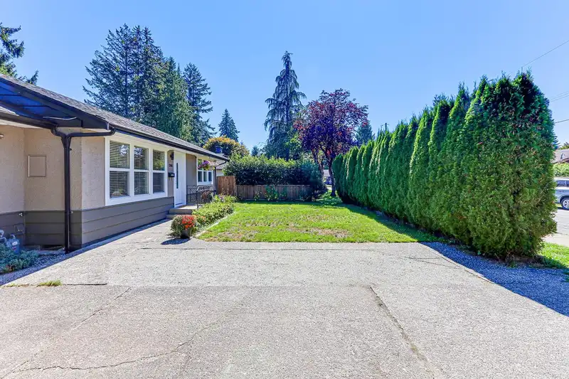 12094 214 STREET - photo 2 of 30