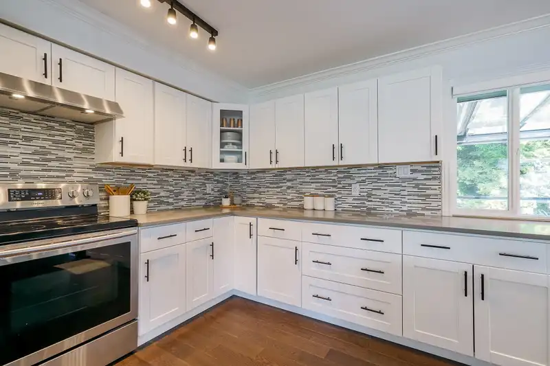 1461 KNAPPEN STREET - photo 4 of 40