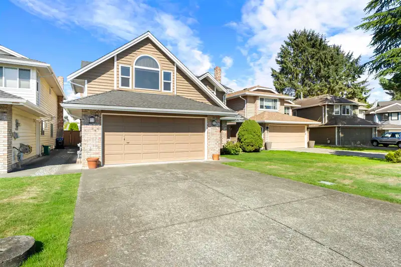 6291 GARRISON COURT - photo 2 of 34