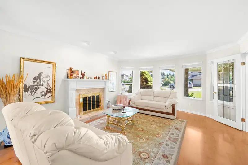 6291 GARRISON COURT - photo 3 of 34