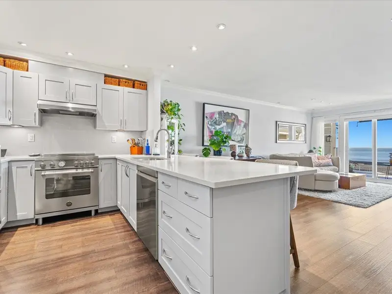 406 15621 MARINE DRIVE - photo 3 of 25