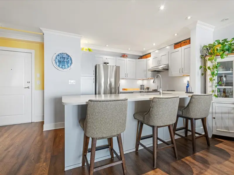 406 15621 MARINE DRIVE - photo 4 of 25