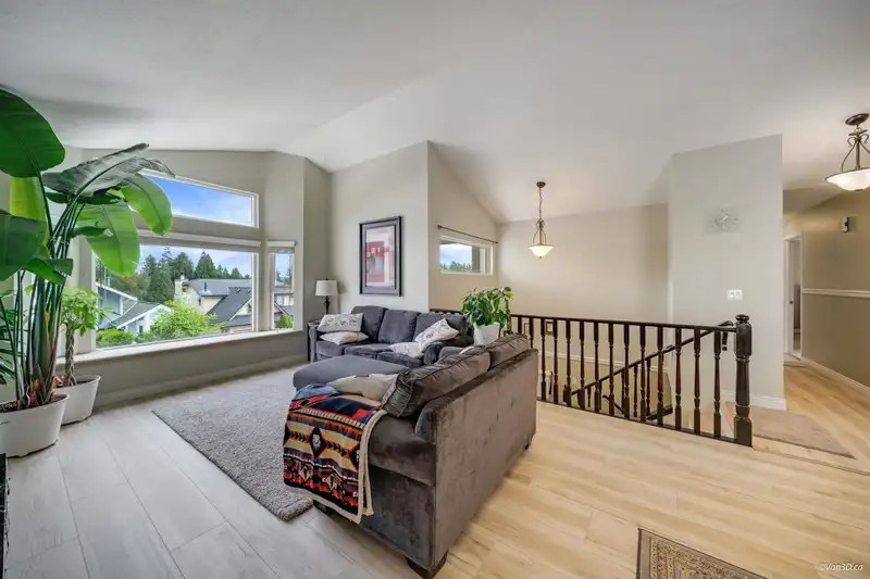 1298 JORDAN STREET - photo 4 of 31