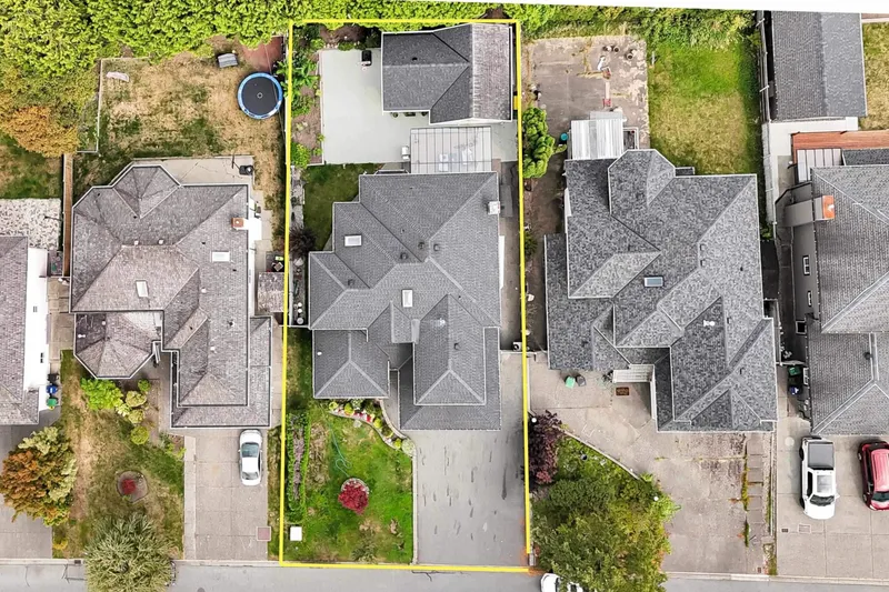 6748 123A STREET - photo 2 of 25