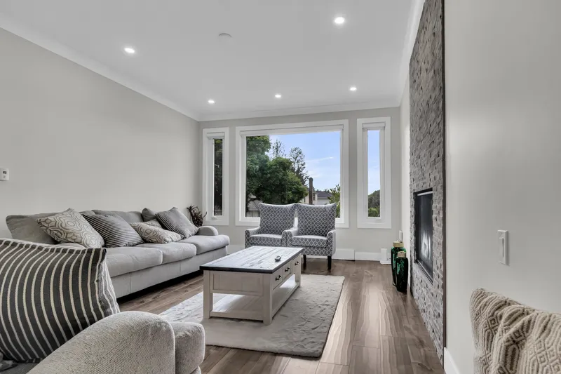 6748 123A STREET - photo 4 of 25