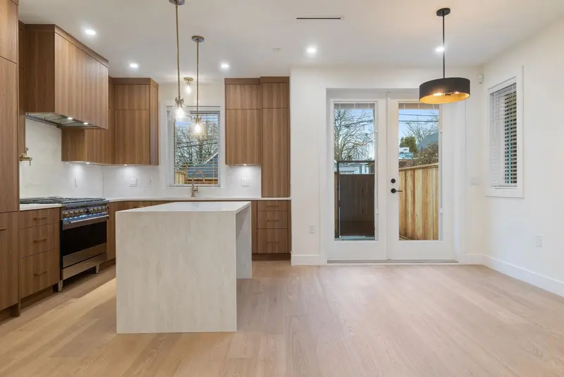 2055 E 4TH AVENUE - photo 4 of 25