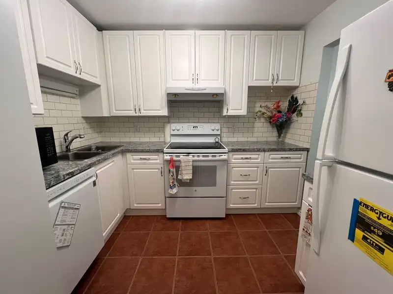 306 1150 DUFFERIN STREET - photo 3 of 13