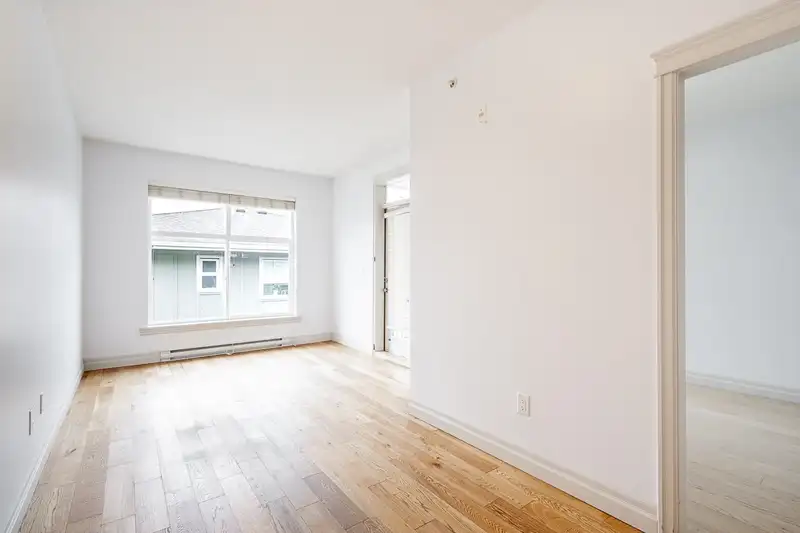 414 2343 ATKINS AVENUE - photo 3 of 19
