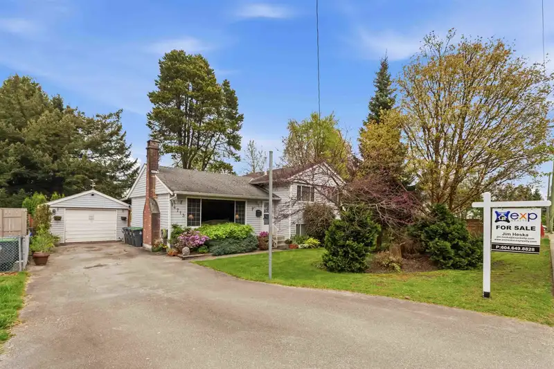 14713 110 AVENUE - photo 2 of 34