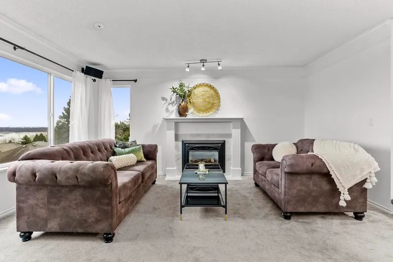 117 1140 CASTLE CRESCENT - photo 3 of 25