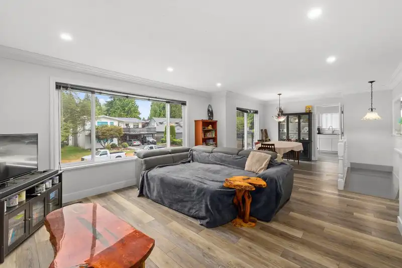 20820 STONEY AVENUE - photo 4 of 32