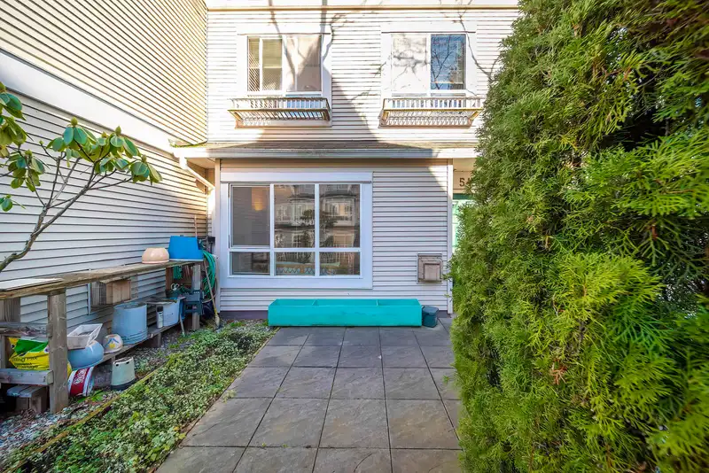 54 6577 SOUTHOAKS CRESCENT - photo 4 of 30