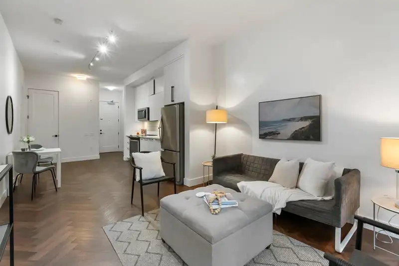 122 14968 101A AVENUE - photo 2 of 23