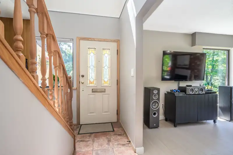 427 SENTINEL ROAD - photo 4 of 40