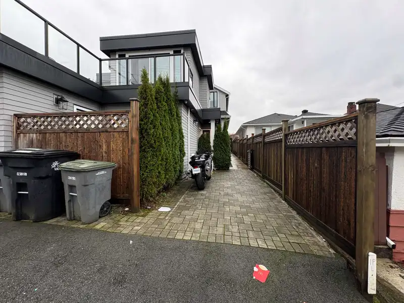3429 DUNDAS STREET - photo 1 of 26