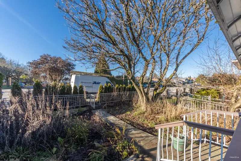 4736 KNIGHT STREET - photo 2 of 24