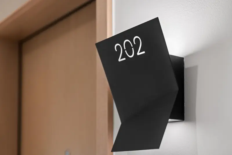 202 3963 UPLANDS WAY - photo 2 of 21