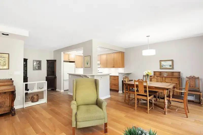 309 4101 YEW STREET - photo 1 of 22