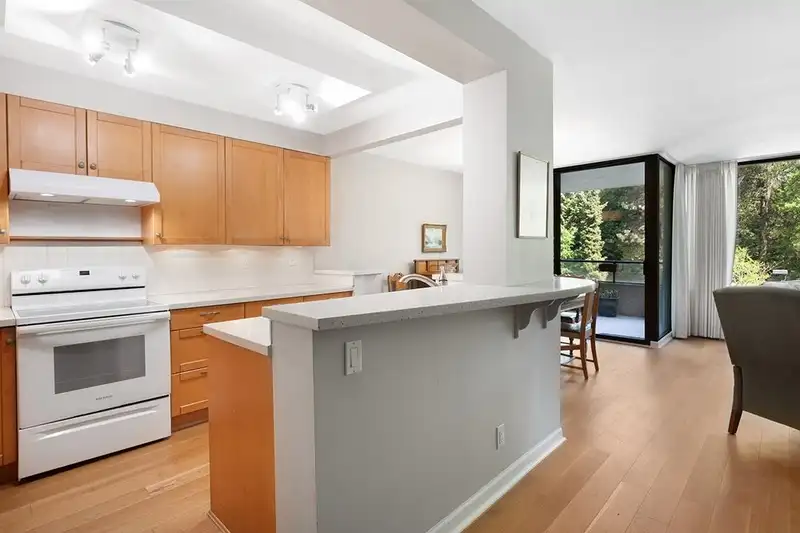 309 4101 YEW STREET - photo 2 of 22