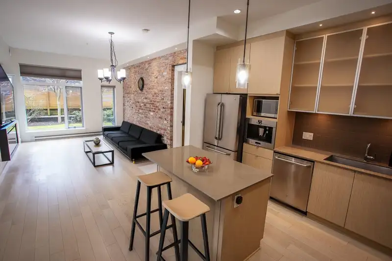 113 262 SALTER STREET - photo 1 of 38