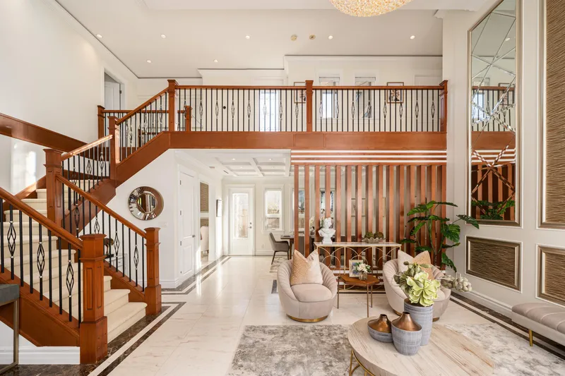 9351 CHAPMOND CRESCENT - photo 4 of 25