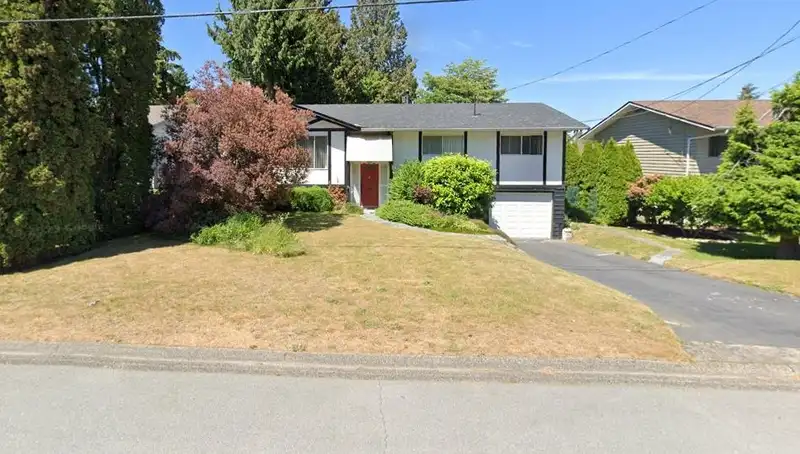 11735 94A AVENUE - photo 1 of 2