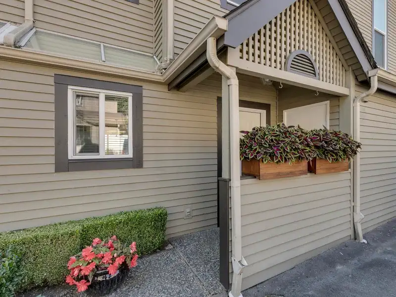 3 2736 ATLIN PLACE - photo 2 of 40