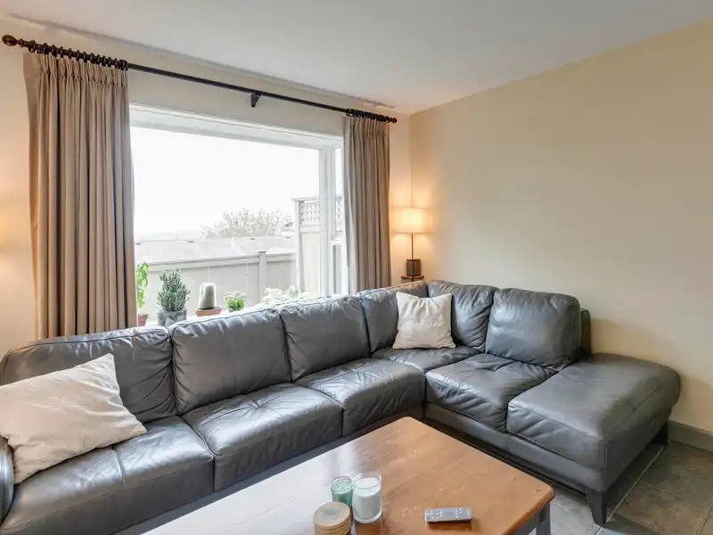 3 2736 ATLIN PLACE - photo 4 of 40