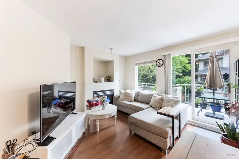 15 8701 16TH AVENUE - photo 2 of 17