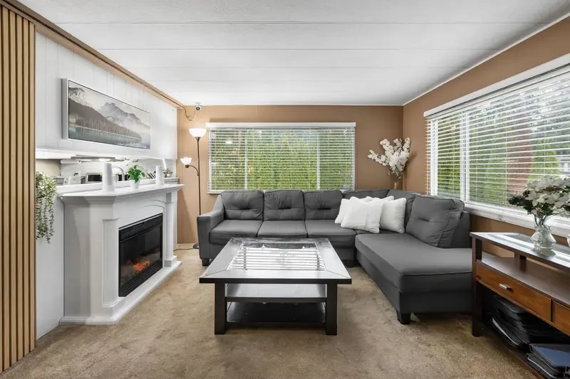 5 20071 24 AVENUE - photo 1 of 25