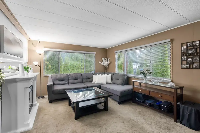 5 20071 24 AVENUE - photo 3 of 25