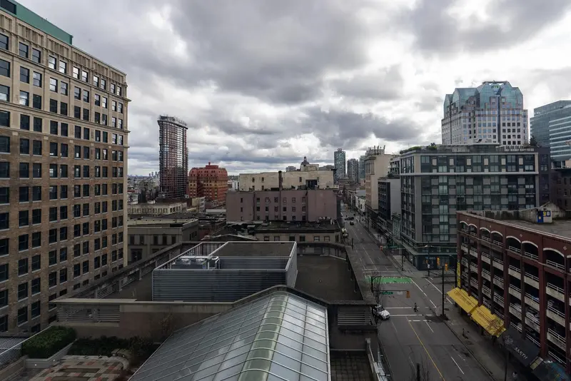 909 438 SEYMOUR STREET - photo 1 of 19