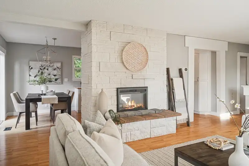 12469 23 AVENUE - photo 4 of 37