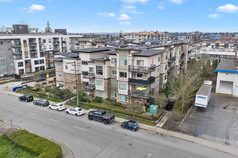 402 11935 BURNETT STREET - photo 2 of 25